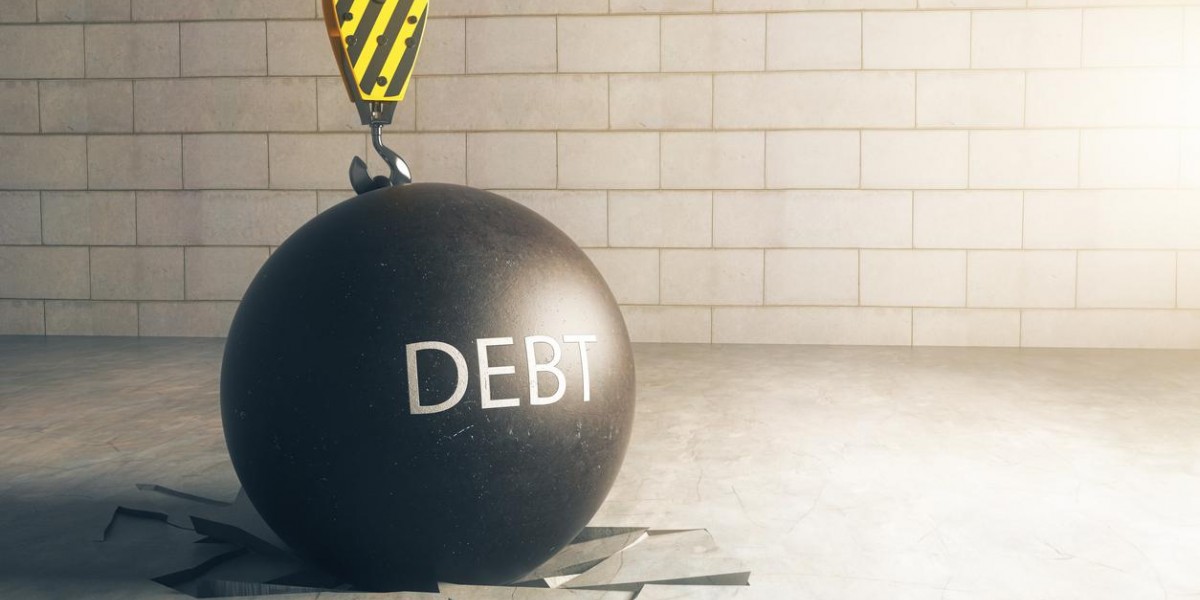 Photo: Peter Schiff Blows Whistle On Massive Global Debt Problem